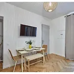 Apartment Montmartre By Studio Prestige